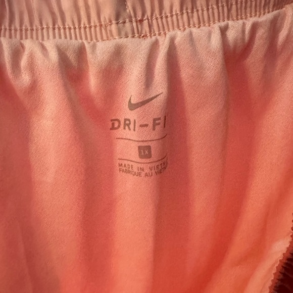 NWT Nike Dry Fit shorts 1X - Picture 3 of 4